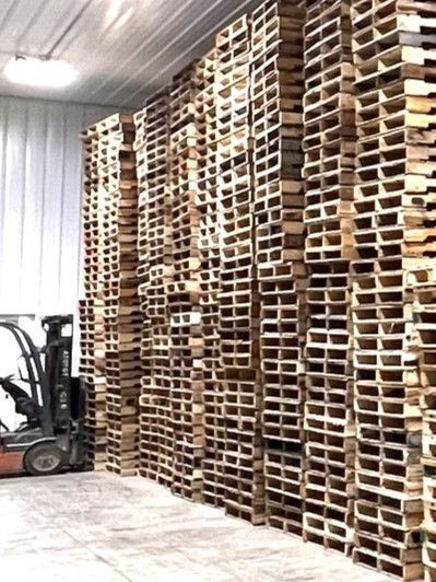 White wood pallet White wood pallet